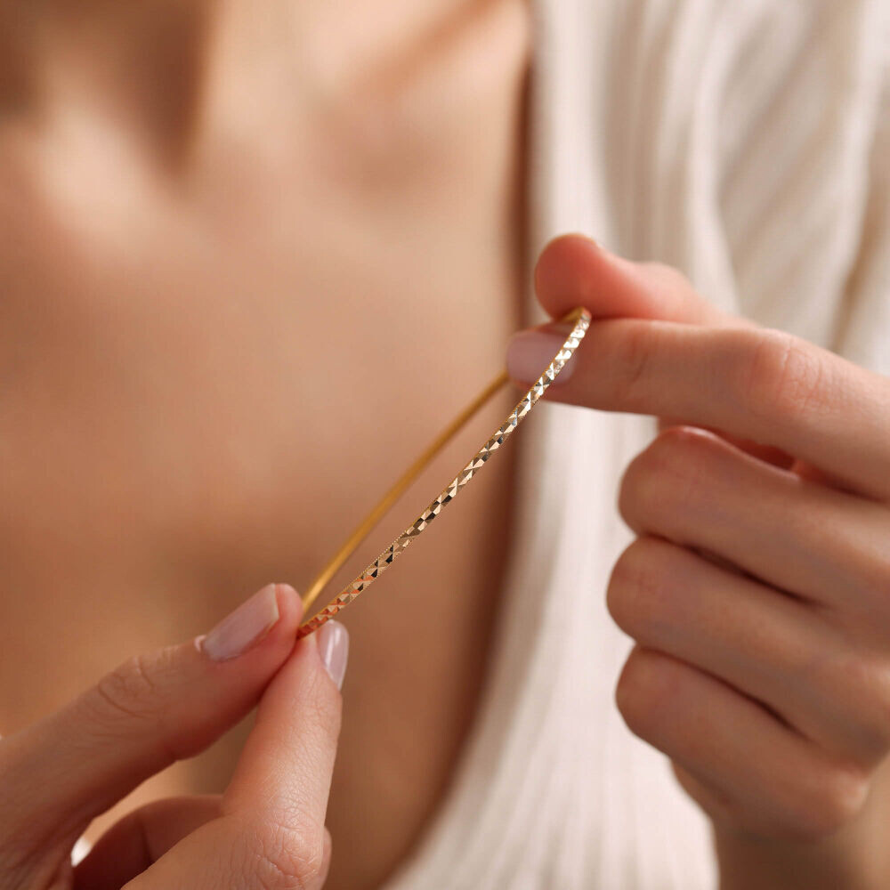 Bilezik mi Bileklik mi? Hangi Model Tarzınıza Daha Uygun