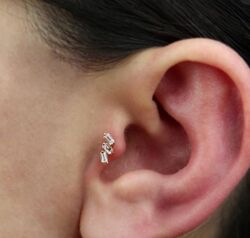 Altın Baget Tragus Piercing 14 Ayar Tria - Thumbnail