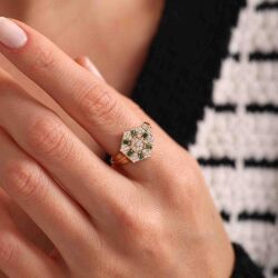 Baget Detaylı Altın Taşlı Yüzük Emerald - SembolGold