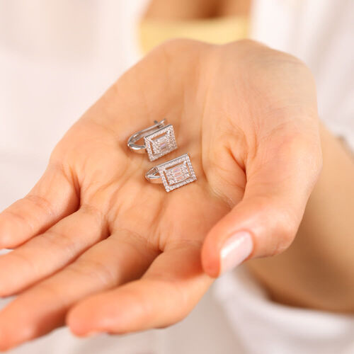 Beyaz Altın Baguetta Küpe Kare J Model - SembolGold