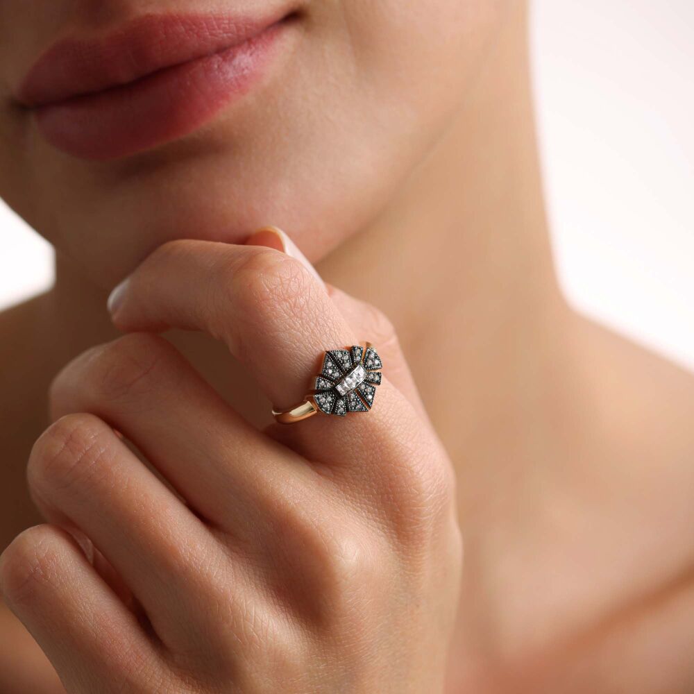 Black Queen Altın Yüzük Özel Seri