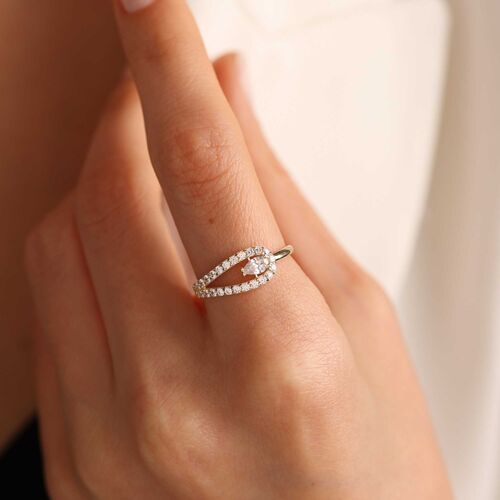 Damla Taşlı Altın Yüzük - SembolGold